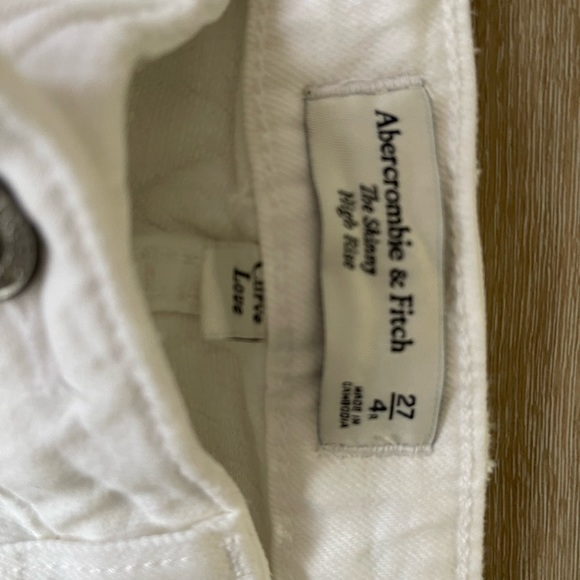 Never worn with tags : Abercrombie curve love skinny jeans. - Picture 6 of 11